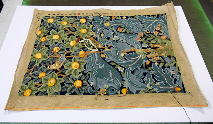 ウール刺繍、ニードルポイントの額装